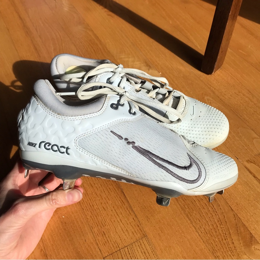 Nike Softball Cleats React Hyperdiamond 4 Elite shoes Wolf Grey Womens size 8